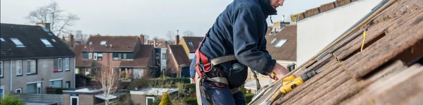 Are you looking for professional roofers in Cowdenbeath, Fife, Edinburgh and central surrounding areas? We are Caledonia Home Improvements, based in Cowdenbeath, Fife.We have over 30 years combined experience in the roofing and property maintenance industry. Our wealth of expert services includes new roofs, roof repairs, roof cleaning and coatings, pitched roofing, flat roofs, rubber roofs, tiling and slating, fibre glass roofs, lead work, gutters, fascias and soffits, chimney repairs and much more. 