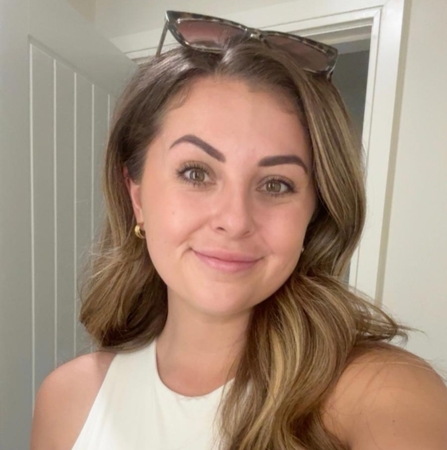 Becky - Creative Writer and Customer Support Assistant